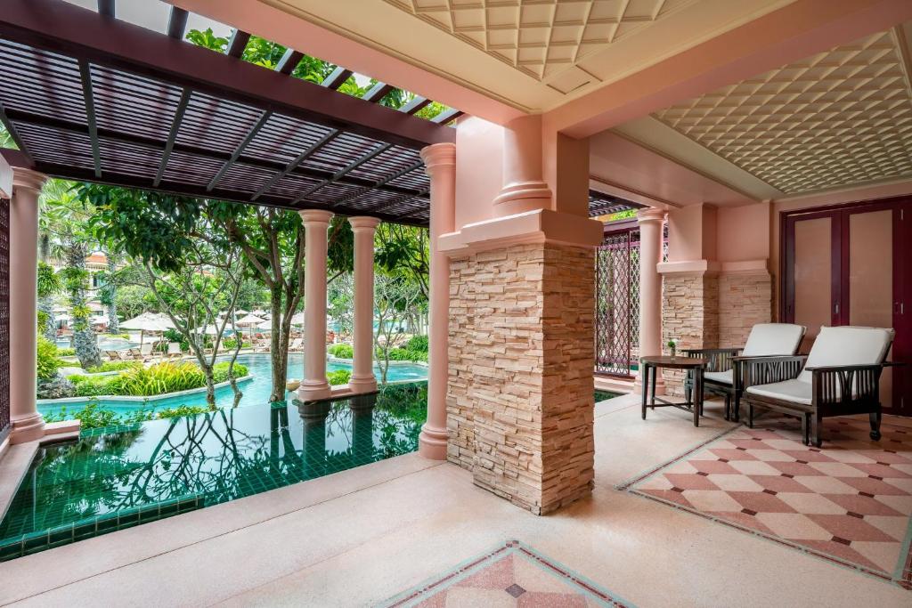 סנטרה גראנד ביץ’ ריזורט פוקט (Centara Grand Beach Resort Phuket)