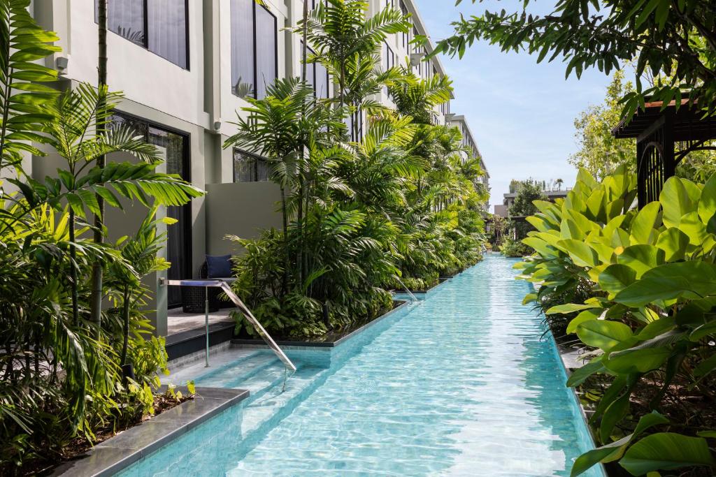 פור פוינטס ביי שרטון פטונג (Four Points by Sheraton Phuket Patong Beach)