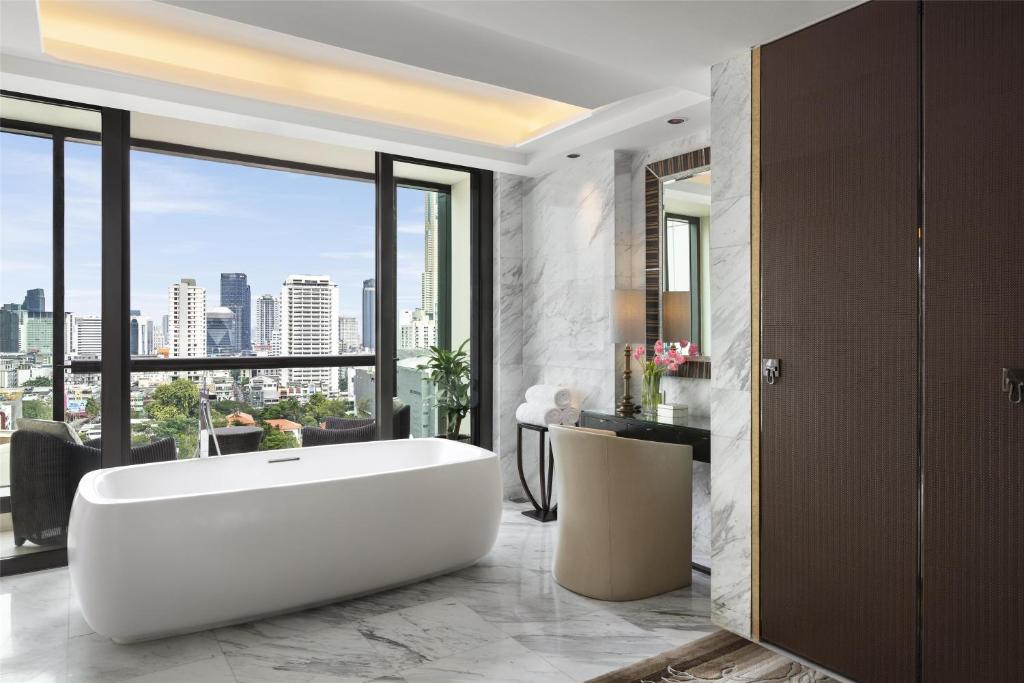 סיאם קמפינסקי בנגקוק -(Siam Kempinski Hotel Bangkok)