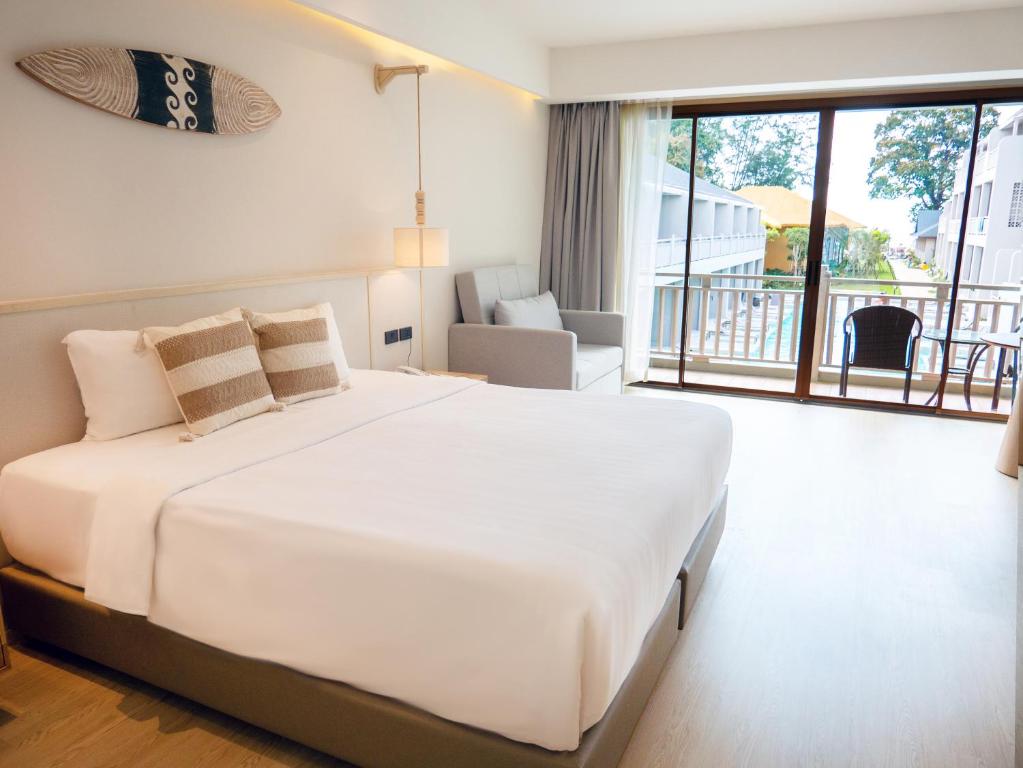 קאו לאק אמרלד ביץ' ריזורט אנד ספא (Khaolak Emerald Beach Resort & Spa)