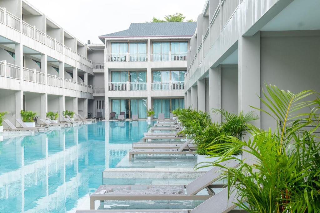 קאו לאק אמרלד ביץ' ריזורט אנד ספא (Khaolak Emerald Beach Resort & Spa)