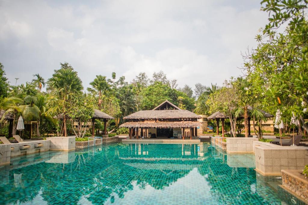 סנטרה קו צ'אנג טרופיקנה ריזורט (Centara Koh Chang Tropicana Resort)