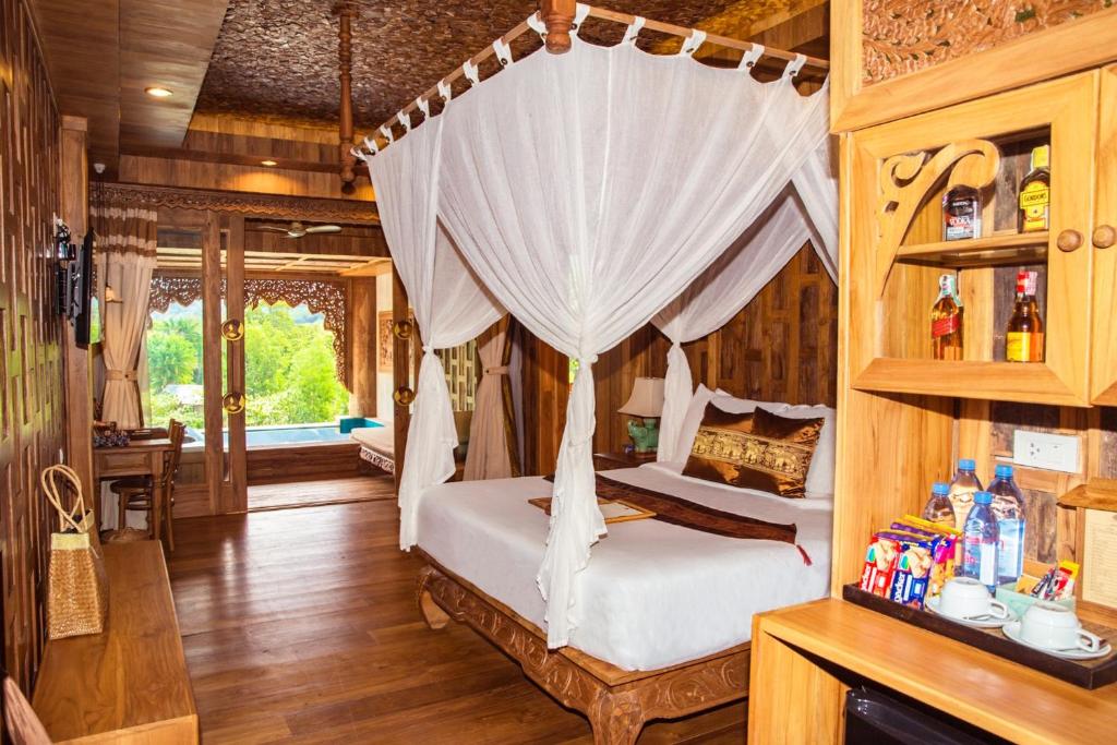 סנתייה טרי קו צ'אנג ריזורט (Santhiya Tree Koh Chang Resort)