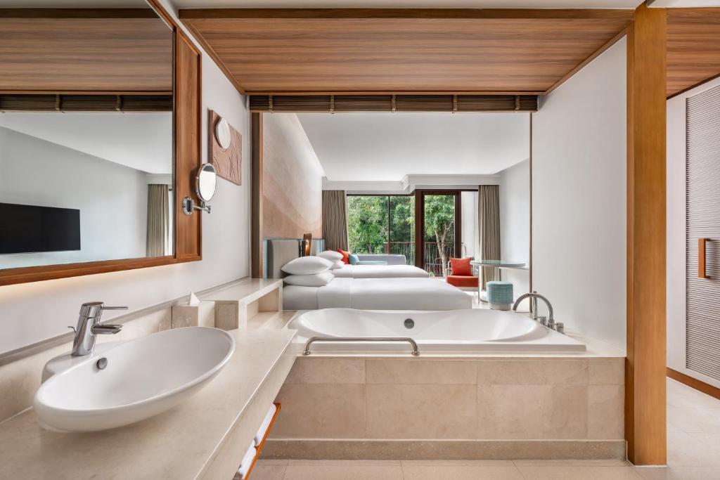 רנסאנס פוקט ריזורט אנד ספא (Renaissance Phuket Resort & Spa)